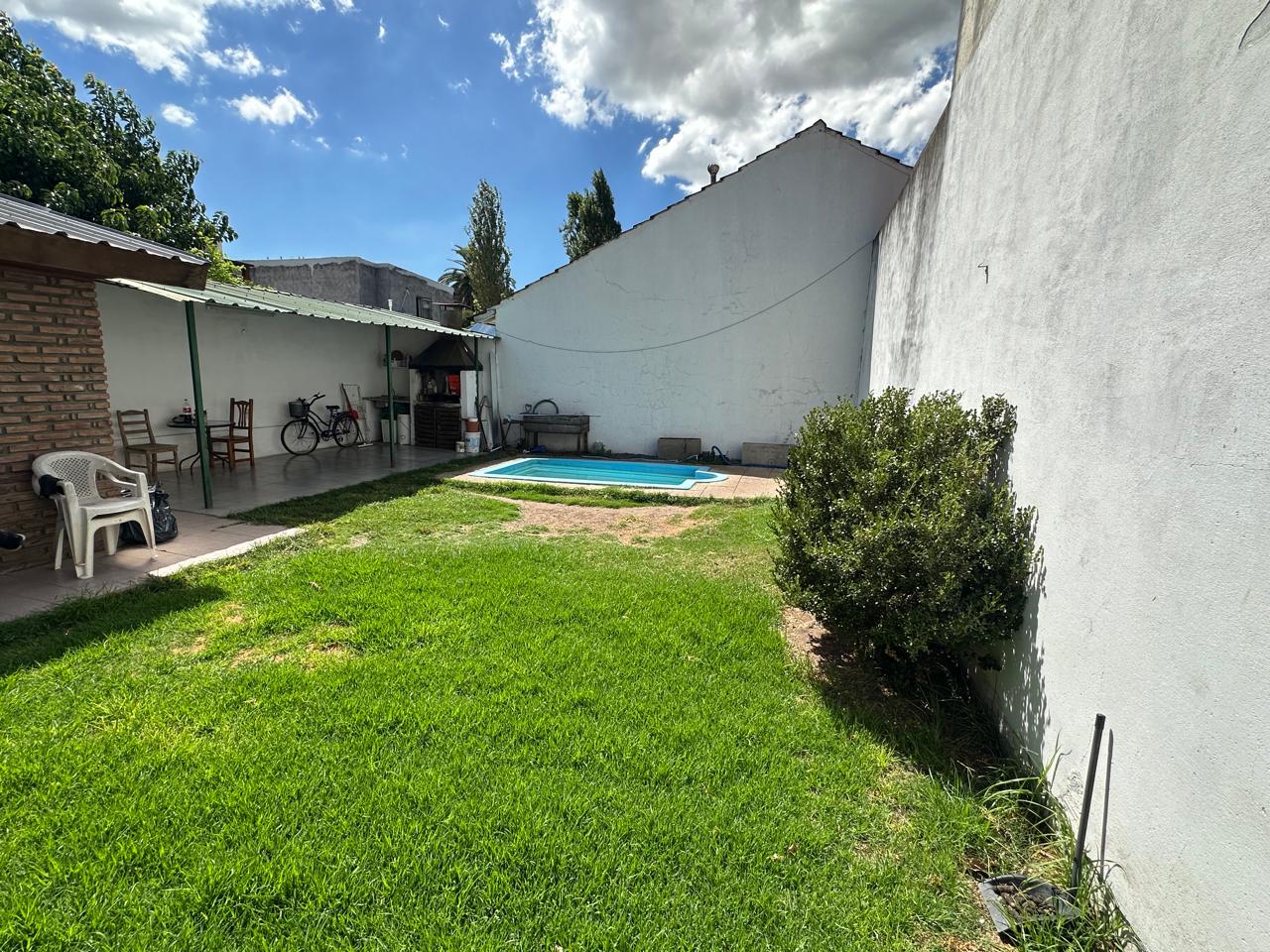Casa Tipo Chalet 4 Ambientes a La Venta en San Miguel